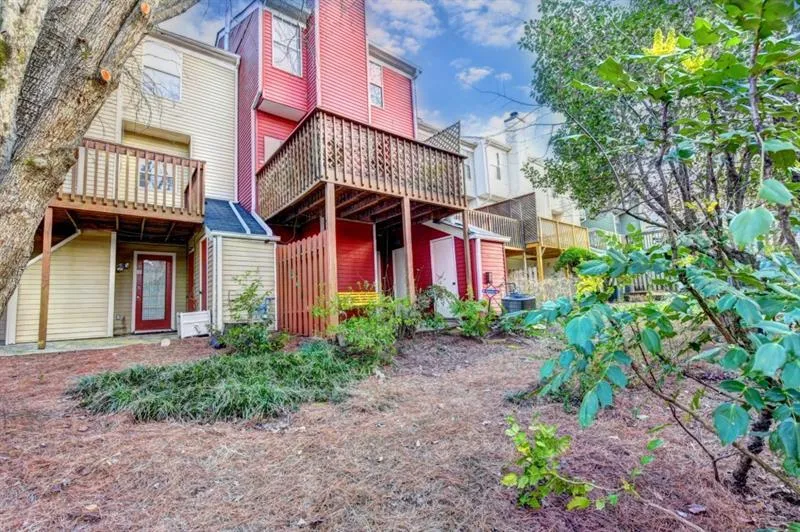 402 Wedgewood Way, Sandy Springs, Georgia 30350, 2 Bedrooms Bedrooms, ,2 BathroomsBathrooms,Residential,Sold,402 Wedgewood Way,6129675