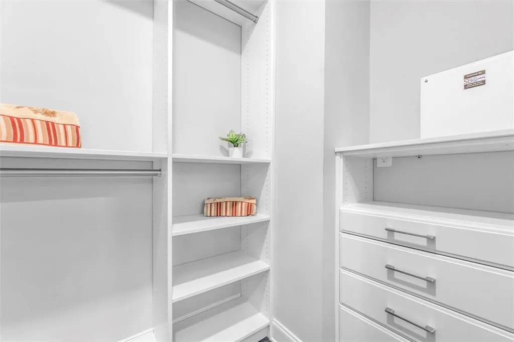 1993 Rockledge Road Ne, Atlanta, Georgia 30324, 3 Bedrooms Bedrooms, ,3 BathroomsBathrooms,Residential,For Sale,1993 Rockledge Road Ne,7675928