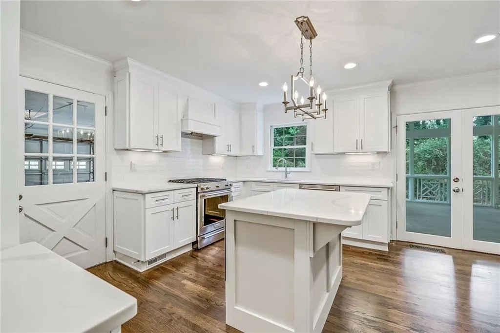 6615 Williamson Drive, Sandy Springs, Georgia 30328, 4 Bedrooms Bedrooms, ,2 BathroomsBathrooms,Residential,Sold,6615 Williamson Drive,6056738