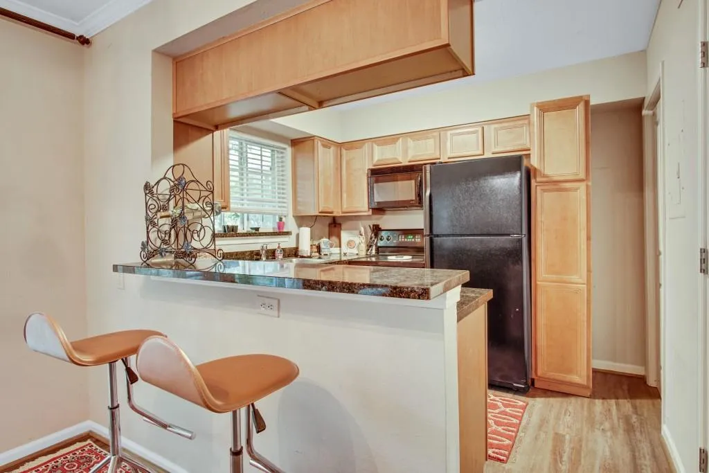 6940 Roswell Road Unit 12e, Atlanta, Georgia 30328, 2 Bedrooms Bedrooms, ,1 BathroomBathrooms,Residential,Sold,6940 Roswell Road Unit 12e,6565279