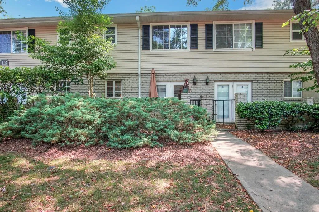 6940 Roswell Road Unit 12e, Atlanta, Georgia 30328, 2 Bedrooms Bedrooms, ,1 BathroomBathrooms,Residential,Sold,6940 Roswell Road Unit 12e,6565279