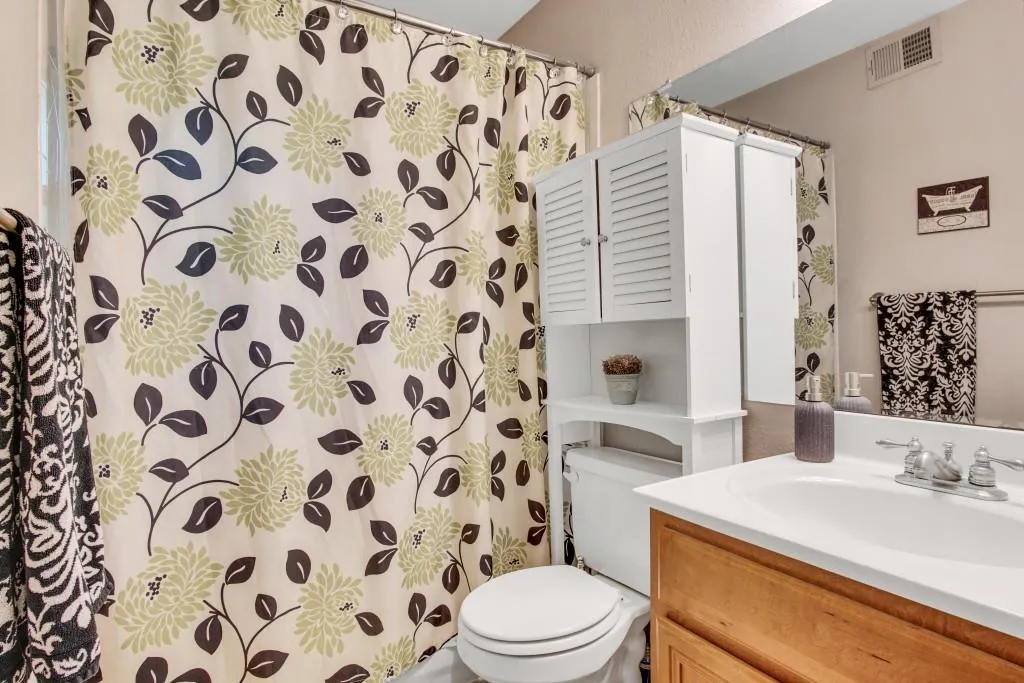 6940 Roswell Road Unit 12e, Atlanta, Georgia 30328, 2 Bedrooms Bedrooms, ,1 BathroomBathrooms,Residential,Sold,6940 Roswell Road Unit 12e,6565279