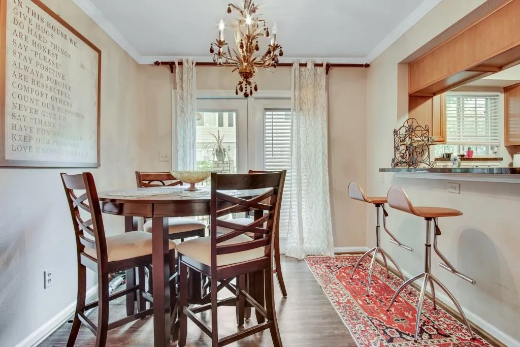 6940 Roswell Road Unit 12e, Atlanta, Georgia 30328, 2 Bedrooms Bedrooms, ,1 BathroomBathrooms,Residential,Sold,6940 Roswell Road Unit 12e,6565279