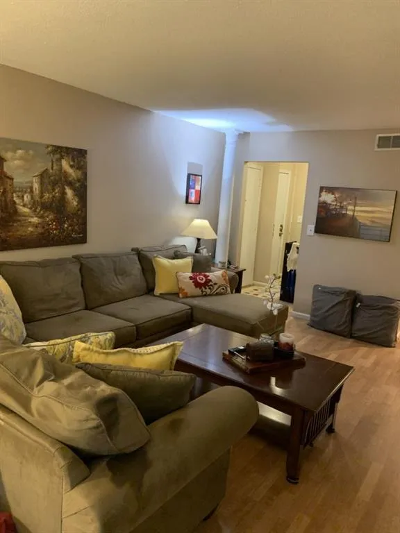 6851 Roswell Road Unit Q19, Atlanta, Georgia 30328, 2 Bedrooms Bedrooms, ,2 BathroomsBathrooms,Residential,Sold,6851 Roswell Road Unit Q19,6566108