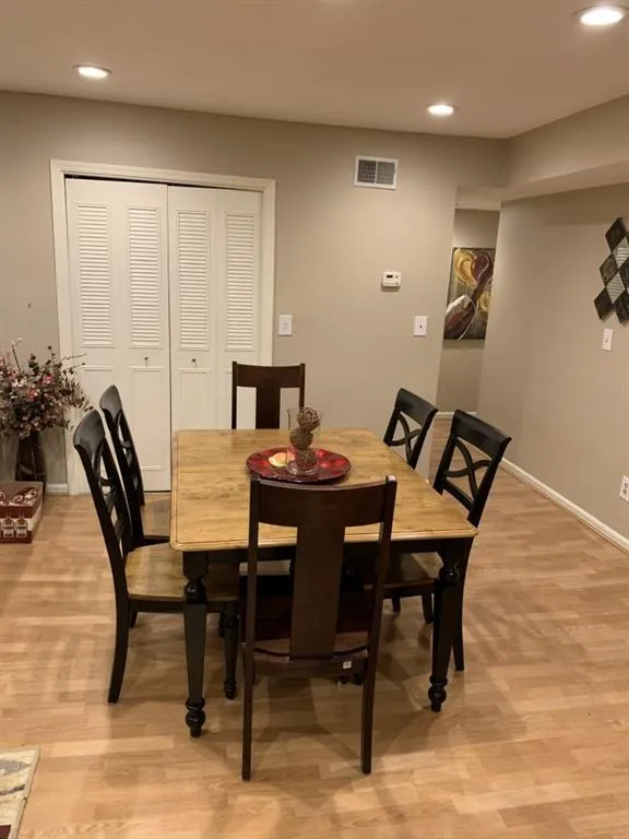 6851 Roswell Road Unit Q19, Atlanta, Georgia 30328, 2 Bedrooms Bedrooms, ,2 BathroomsBathrooms,Residential,Sold,6851 Roswell Road Unit Q19,6566108