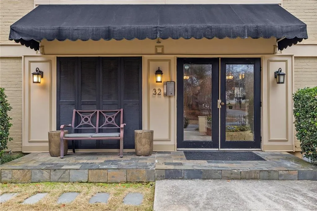 32 28th Street Nw Unit #204, Atlanta, Georgia 30309, 2 Bedrooms Bedrooms, 0 ,2 BathroomsBathrooms,Residential,Sold,32 28th Street Nw Unit #204,7700166