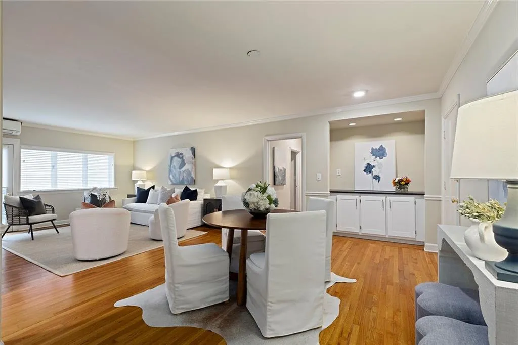 32 28th Street Nw Unit #204, Atlanta, Georgia 30309, 2 Bedrooms Bedrooms, 0 ,2 BathroomsBathrooms,Residential,Sold,32 28th Street Nw Unit #204,7700166