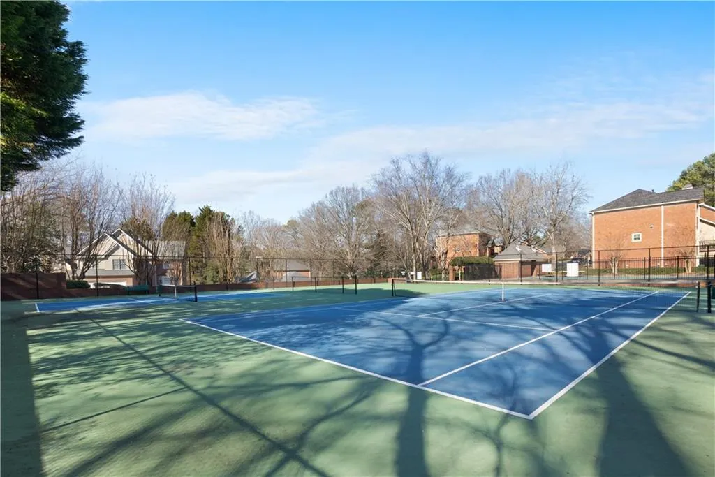 7155 Roswell Road Unit 16, Sandy Springs, Georgia 30328, 2 Bedrooms Bedrooms, ,3 BathroomsBathrooms,Residential,Sold,7155 Roswell Road Unit 16,7002014