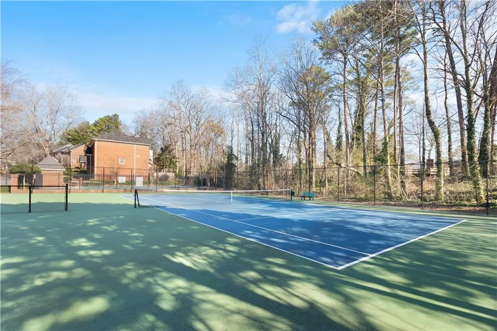 7155 Roswell Road Unit 16, Sandy Springs, Georgia 30328, 2 Bedrooms Bedrooms, ,3 BathroomsBathrooms,Residential,Sold,7155 Roswell Road Unit 16,7002014