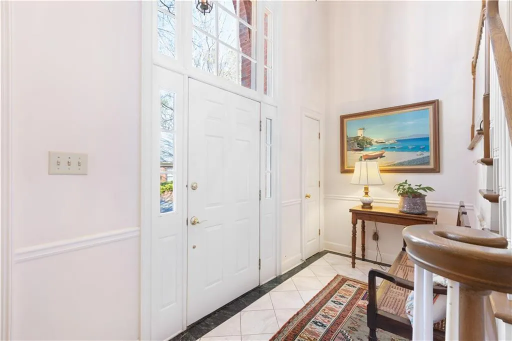 7155 Roswell Road Unit 16, Sandy Springs, Georgia 30328, 2 Bedrooms Bedrooms, ,3 BathroomsBathrooms,Residential,Sold,7155 Roswell Road Unit 16,7002014