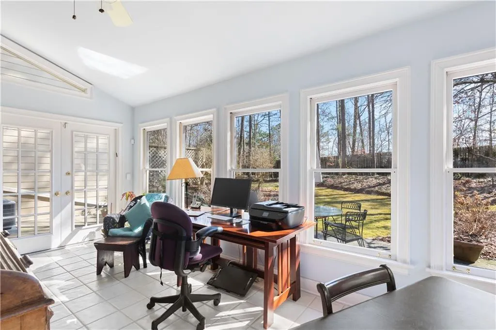 7155 Roswell Road Unit 16, Sandy Springs, Georgia 30328, 2 Bedrooms Bedrooms, ,3 BathroomsBathrooms,Residential,Sold,7155 Roswell Road Unit 16,7002014