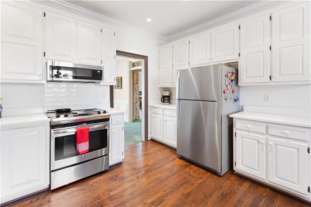 7155 Roswell Road Unit 16, Sandy Springs, Georgia 30328, 2 Bedrooms Bedrooms, ,3 BathroomsBathrooms,Residential,Sold,7155 Roswell Road Unit 16,7002014