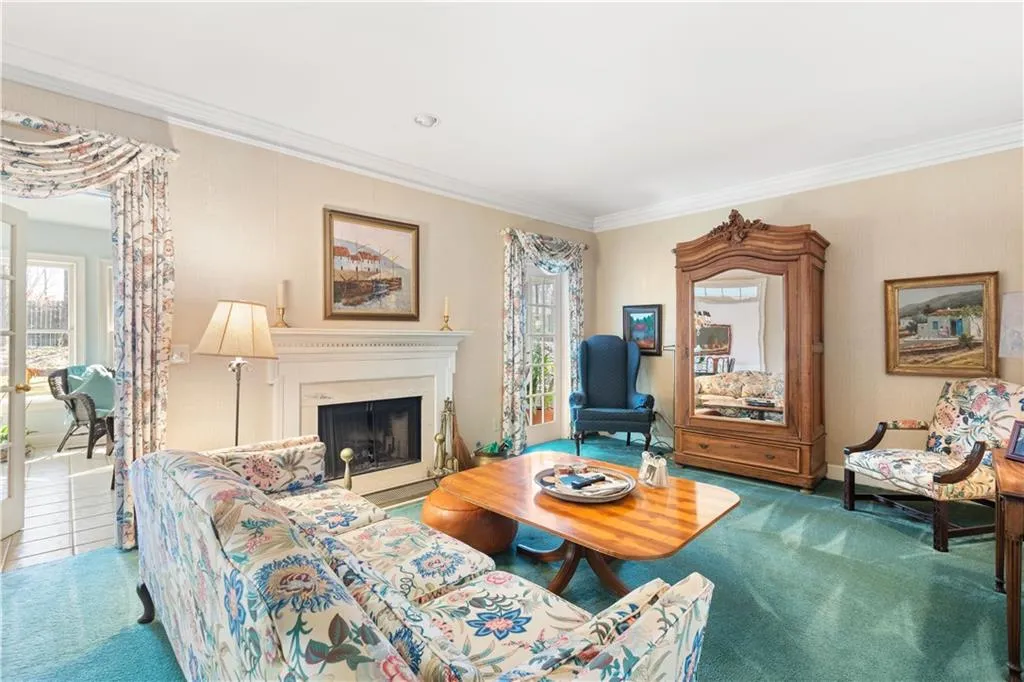 7155 Roswell Road Unit 16, Sandy Springs, Georgia 30328, 2 Bedrooms Bedrooms, ,3 BathroomsBathrooms,Residential,Sold,7155 Roswell Road Unit 16,7002014