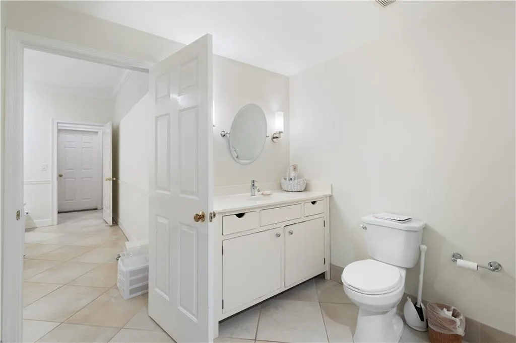 7155 Roswell Road Unit 16, Sandy Springs, Georgia 30328, 2 Bedrooms Bedrooms, ,3 BathroomsBathrooms,Residential,Sold,7155 Roswell Road Unit 16,7002014