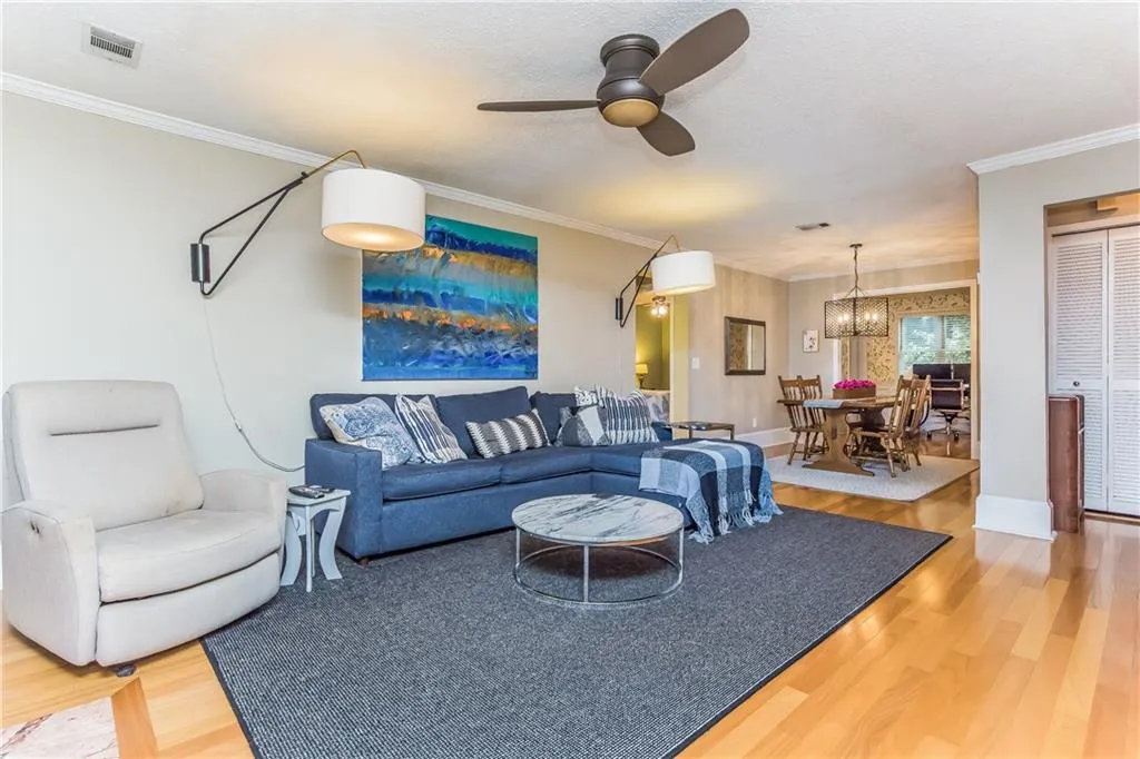 61 Saint Claire Lane Ne, Atlanta, Georgia 30324, 2 Bedrooms Bedrooms, ,2 BathroomsBathrooms,Residential,Sold,61 Saint Claire Lane Ne,5992832