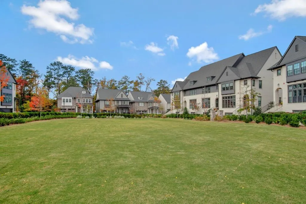 6408 Radiant Trace, Sandy Springs, Georgia 30328, 4 Bedrooms Bedrooms, ,3 BathroomsBathrooms,Residential,Sold,6408 Radiant Trace,6807434