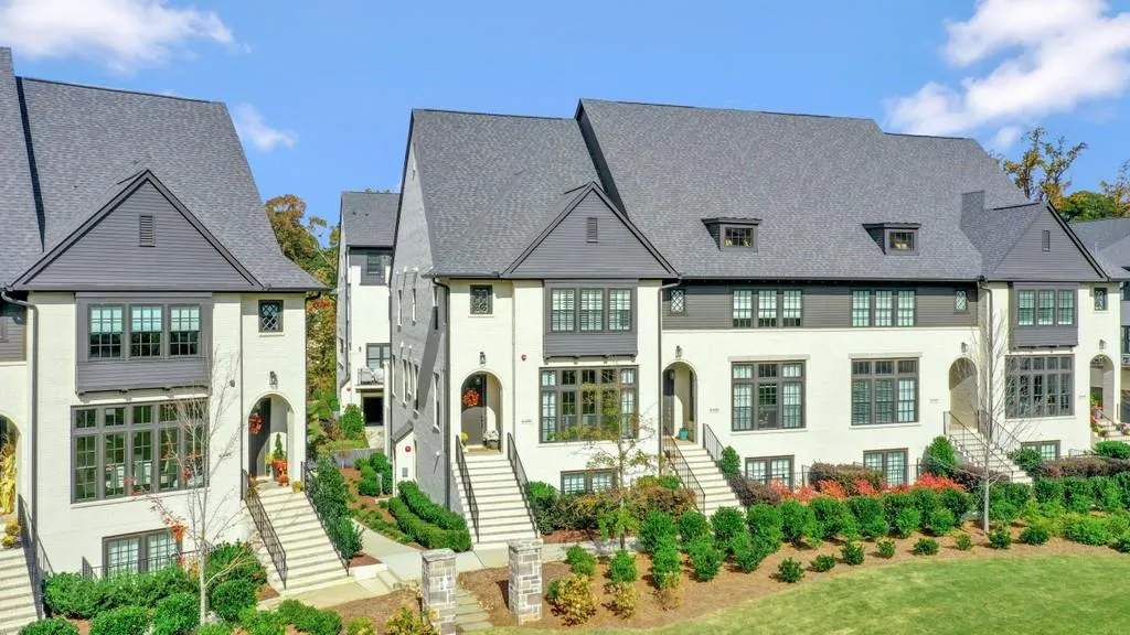 6408 Radiant Trace, Sandy Springs, Georgia 30328, 4 Bedrooms Bedrooms, ,3 BathroomsBathrooms,Residential,Sold,6408 Radiant Trace,6807434