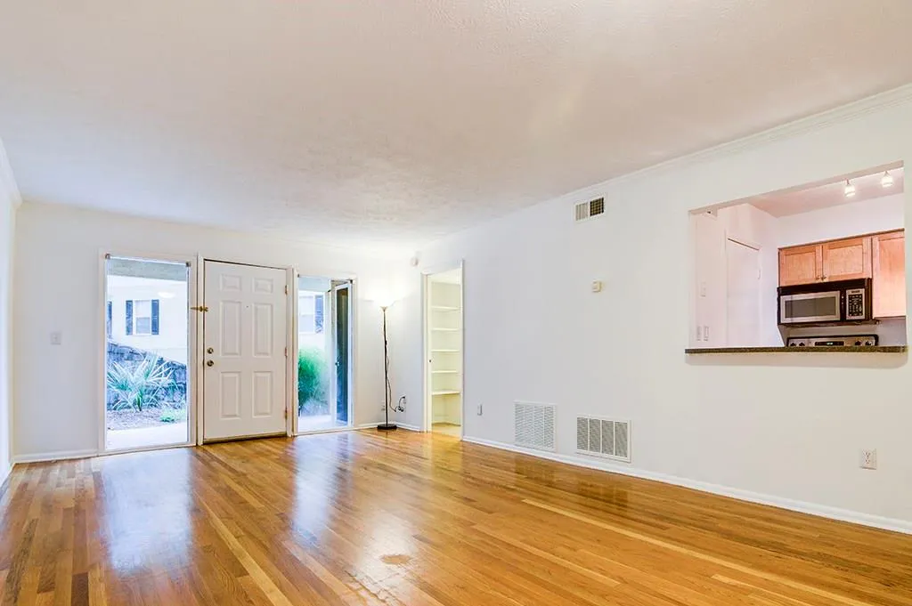 1150 Collier Road Nw Unit I24, Atlanta, Georgia 30318, 1 Bedroom Bedrooms, ,1 BathroomBathrooms,Residential,Sold,1150 Collier Road Nw Unit I24,5918764