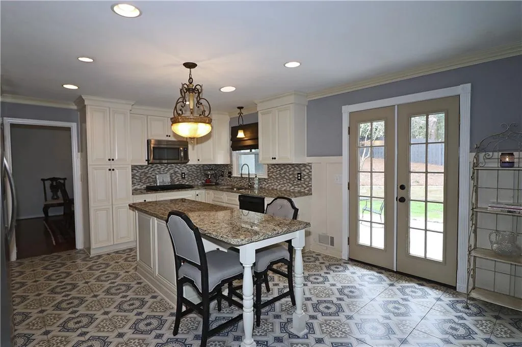 7575 Ball Mill Road Ne, Sandy Springs, Georgia 30350, 5 Bedrooms Bedrooms, ,4 BathroomsBathrooms,Residential,Sold,7575 Ball Mill Road Ne,7175777