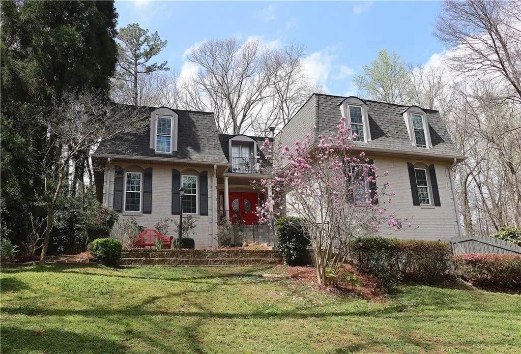 7575 Ball Mill Road Ne, Sandy Springs, Georgia 30350, 5 Bedrooms Bedrooms, ,4 BathroomsBathrooms,Residential,Sold,7575 Ball Mill Road Ne,7175777