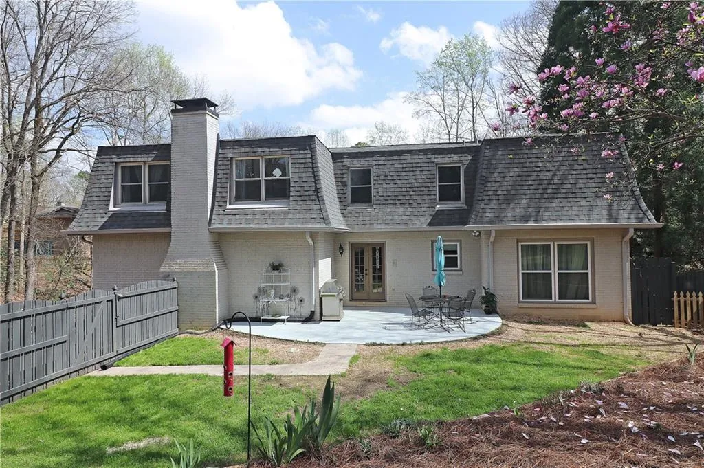 7575 Ball Mill Road Ne, Sandy Springs, Georgia 30350, 5 Bedrooms Bedrooms, ,4 BathroomsBathrooms,Residential,Sold,7575 Ball Mill Road Ne,7175777