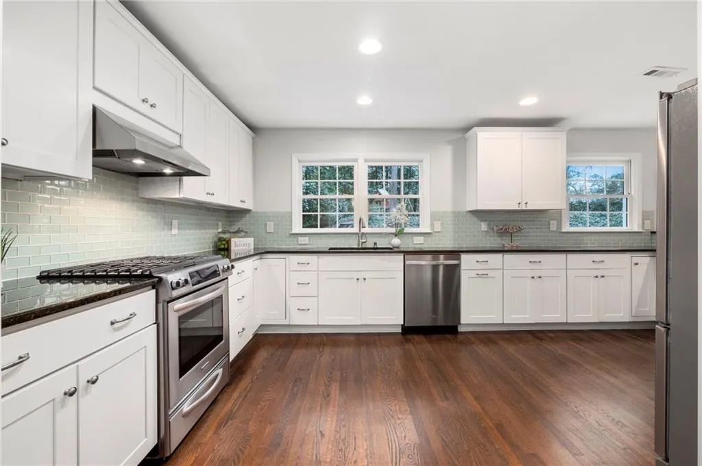 6585 Scott Valley Road, Atlanta, Georgia 30328, 3 Bedrooms Bedrooms, ,2 BathroomsBathrooms,Residential,Sold,6585 Scott Valley Road,6842181