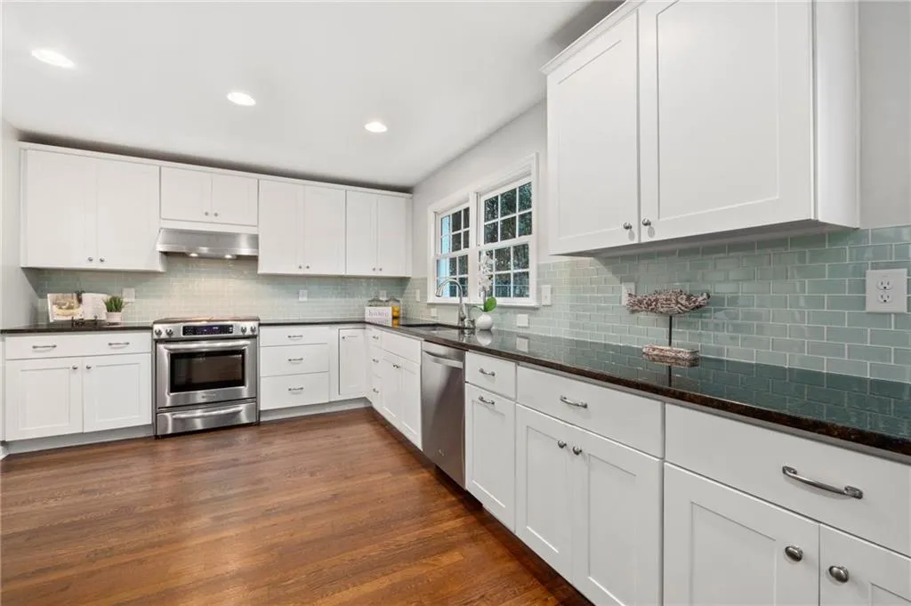 6585 Scott Valley Road, Atlanta, Georgia 30328, 3 Bedrooms Bedrooms, ,2 BathroomsBathrooms,Residential,Sold,6585 Scott Valley Road,6842181