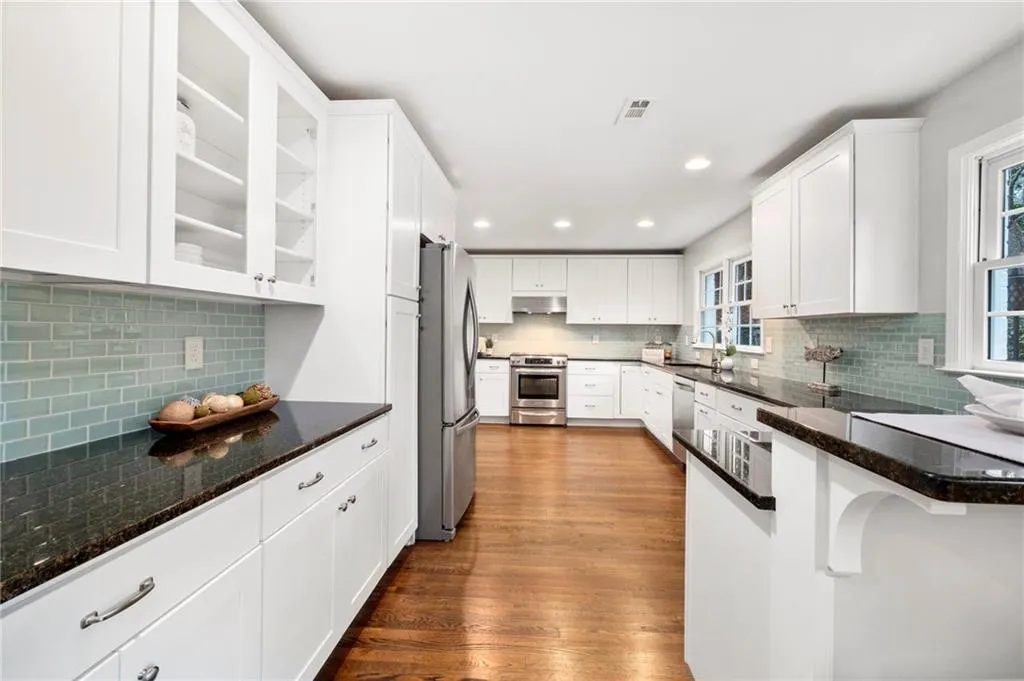 6585 Scott Valley Road, Atlanta, Georgia 30328, 3 Bedrooms Bedrooms, ,2 BathroomsBathrooms,Residential,Sold,6585 Scott Valley Road,6842181