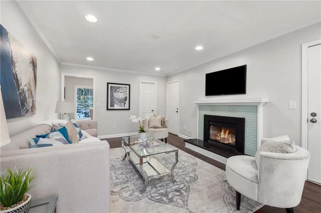 6585 Scott Valley Road, Atlanta, Georgia 30328, 3 Bedrooms Bedrooms, ,2 BathroomsBathrooms,Residential,Sold,6585 Scott Valley Road,6842181