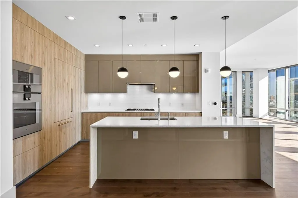 3107 Peachtree Road Ne Unit 1504, Atlanta, Georgia 30305, 2 Bedrooms Bedrooms, 0 ,2 BathroomsBathrooms,Residential,For Sale,3107 Peachtree Road Ne Unit 1504,7702212