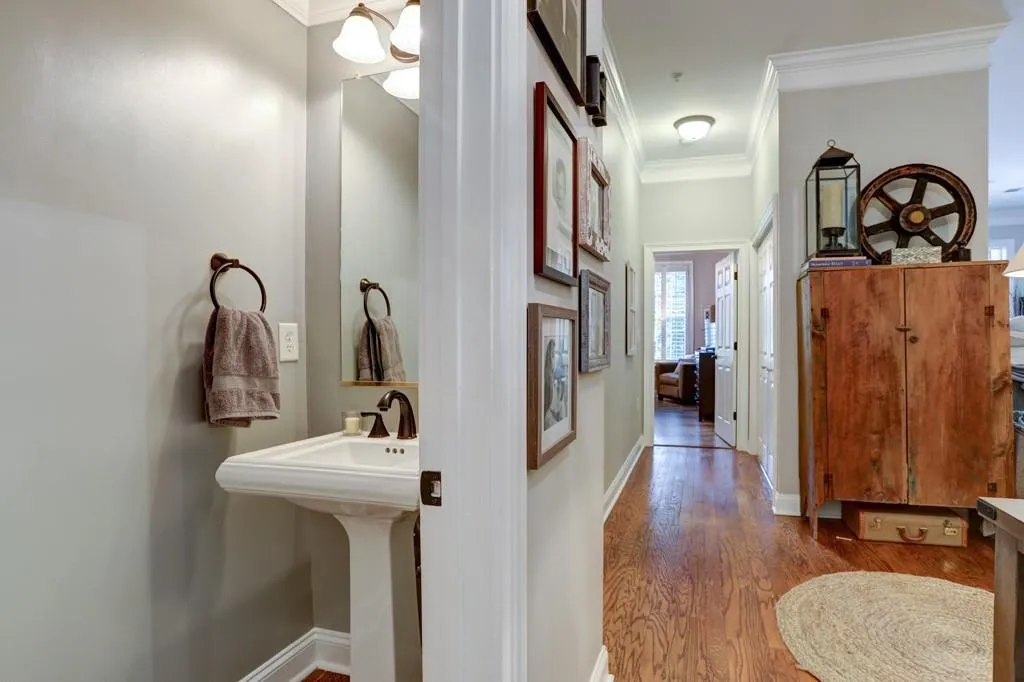 5415 Northland Drive Unit 110, Atlanta, Georgia 30342, 1 Bedroom Bedrooms, ,1 BathroomBathrooms,Residential,Sold,5415 Northland Drive Unit 110,7006845
