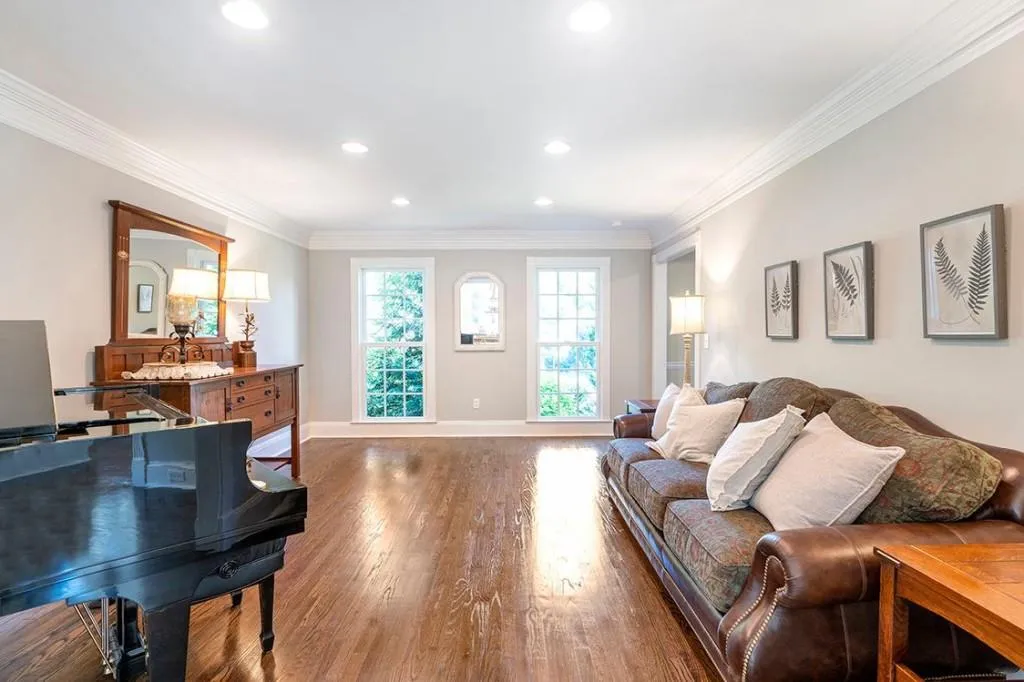 425 Breakwater Ridge, Sandy Springs, Georgia 30328, 6 Bedrooms Bedrooms, ,5 BathroomsBathrooms,Residential,Sold,425 Breakwater Ridge,7059922