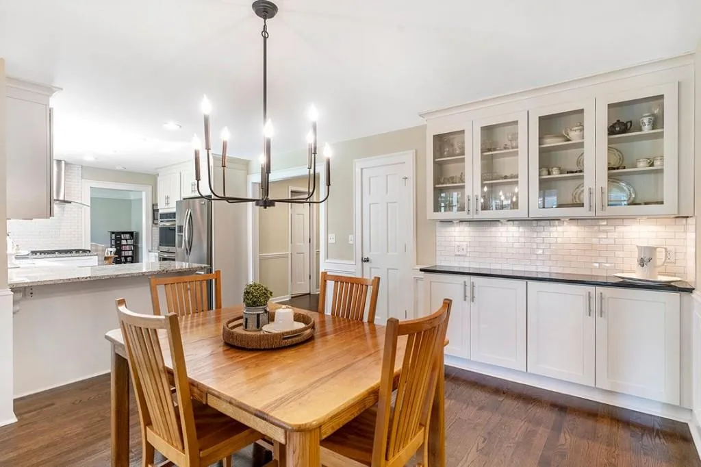 425 Breakwater Ridge, Sandy Springs, Georgia 30328, 6 Bedrooms Bedrooms, ,5 BathroomsBathrooms,Residential,Sold,425 Breakwater Ridge,7059922