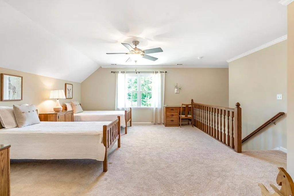425 Breakwater Ridge, Sandy Springs, Georgia 30328, 6 Bedrooms Bedrooms, ,5 BathroomsBathrooms,Residential,Sold,425 Breakwater Ridge,7059922