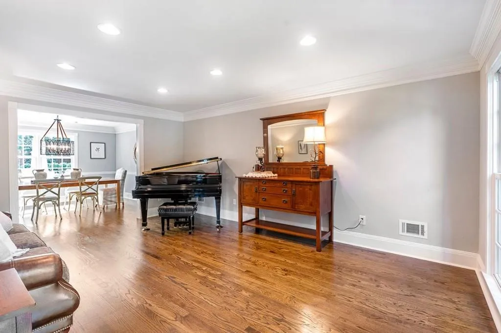 425 Breakwater Ridge, Sandy Springs, Georgia 30328, 6 Bedrooms Bedrooms, ,5 BathroomsBathrooms,Residential,Sold,425 Breakwater Ridge,7059922