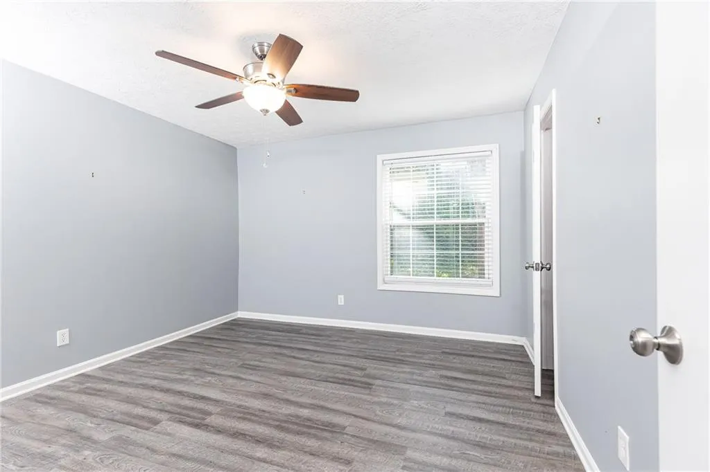 1st Bedroom.