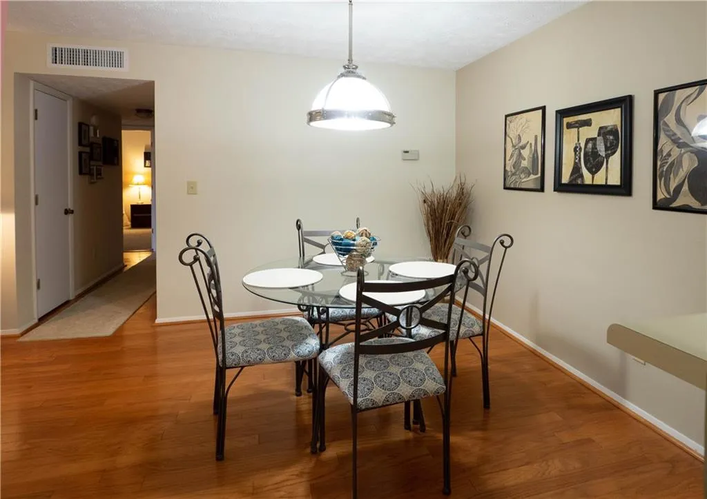 905 Woodcliff Drive, Atlanta, Georgia 30350, 2 Bedrooms Bedrooms, ,2 BathroomsBathrooms,Residential,Sold,905 Woodcliff Drive,6505148