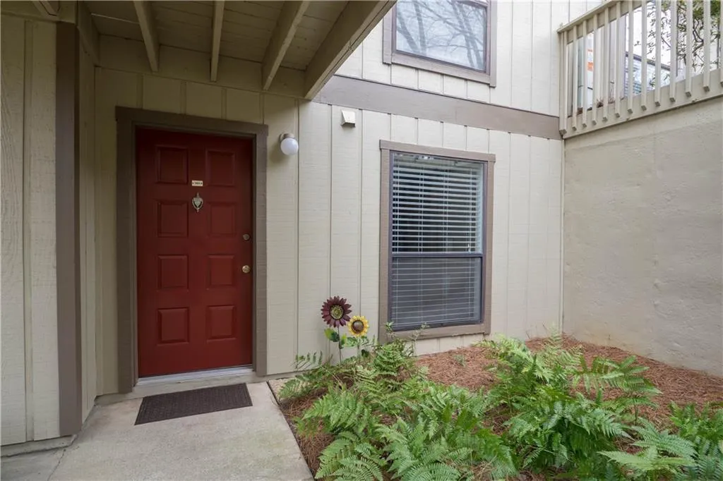 905 Woodcliff Drive, Atlanta, Georgia 30350, 2 Bedrooms Bedrooms, ,2 BathroomsBathrooms,Residential,Sold,905 Woodcliff Drive,6505148