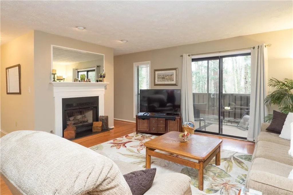 905 Woodcliff Drive, Atlanta, Georgia 30350, 2 Bedrooms Bedrooms, ,2 BathroomsBathrooms,Residential,Sold,905 Woodcliff Drive,6505148