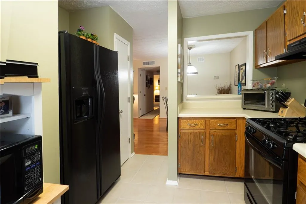 905 Woodcliff Drive, Atlanta, Georgia 30350, 2 Bedrooms Bedrooms, ,2 BathroomsBathrooms,Residential,Sold,905 Woodcliff Drive,6505148