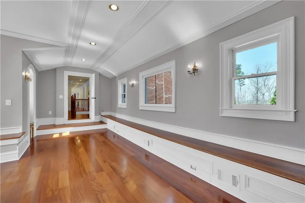 Atlanta, Georgia 30350, 7 Bedrooms Bedrooms, ,8 BathroomsBathrooms,Residential,For Sale,7734144