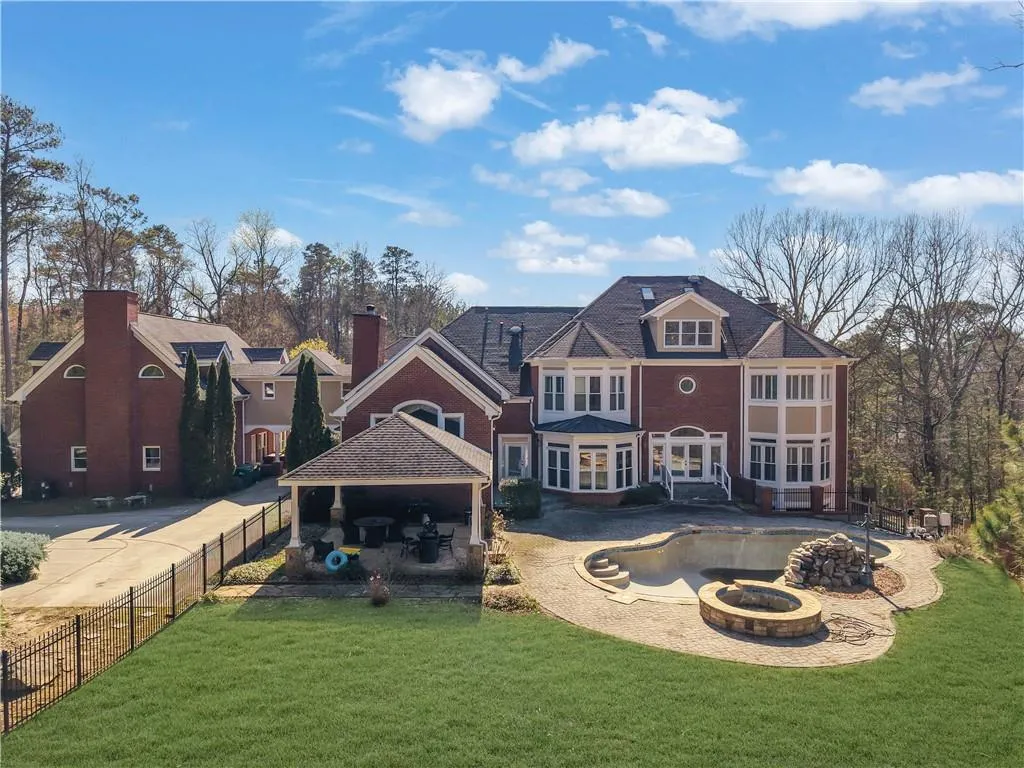 Atlanta, Georgia 30350, 7 Bedrooms Bedrooms, ,8 BathroomsBathrooms,Residential,For Sale,7734144