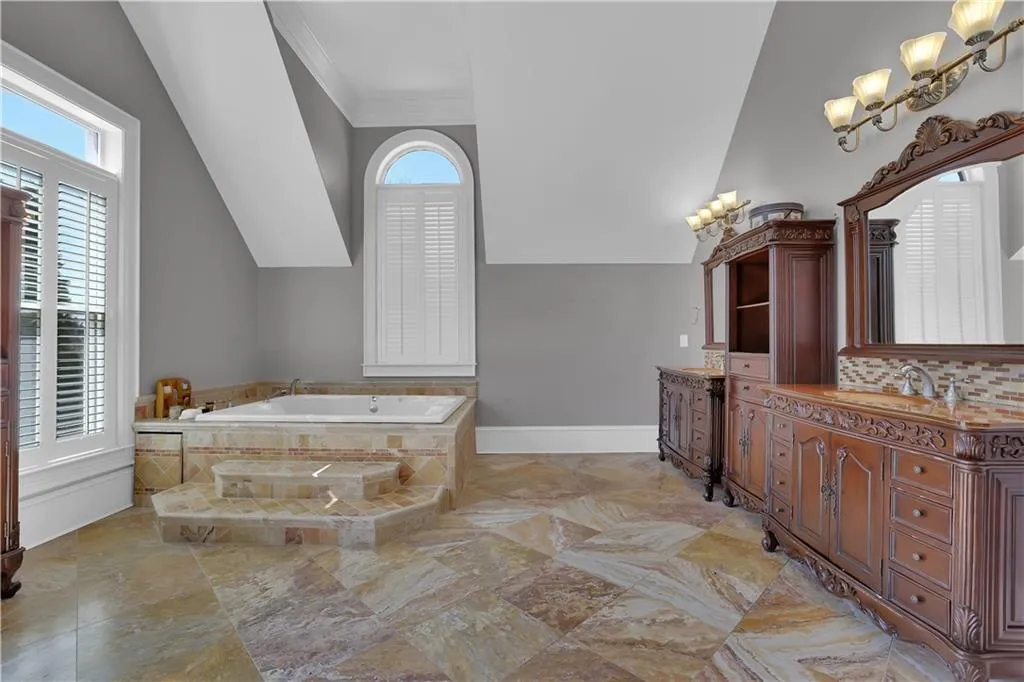 Atlanta, Georgia 30350, 7 Bedrooms Bedrooms, ,8 BathroomsBathrooms,Residential,For Sale,7734144