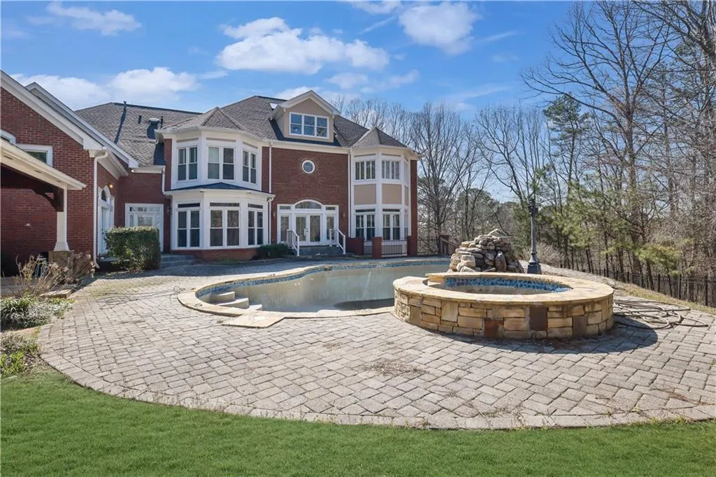 Atlanta, Georgia 30350, 7 Bedrooms Bedrooms, ,8 BathroomsBathrooms,Residential,For Sale,7734144