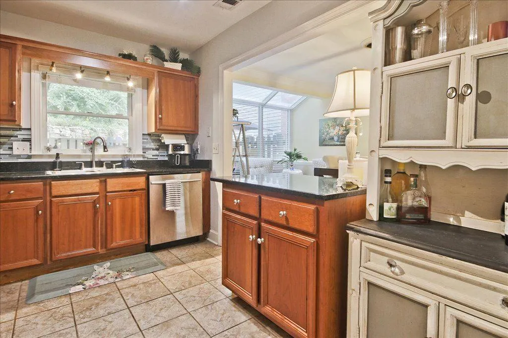 65 Mount Vernon Circle, Sandy Springs, Georgia 30338, 2 Bedrooms Bedrooms, ,2 BathroomsBathrooms,Residential,For Sale,65 Mount Vernon Circle,7660814