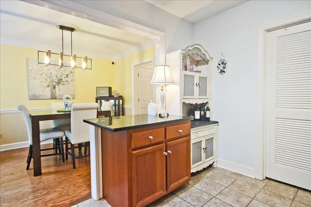 65 Mount Vernon Circle, Sandy Springs, Georgia 30338, 2 Bedrooms Bedrooms, ,2 BathroomsBathrooms,Residential,For Sale,65 Mount Vernon Circle,7660814