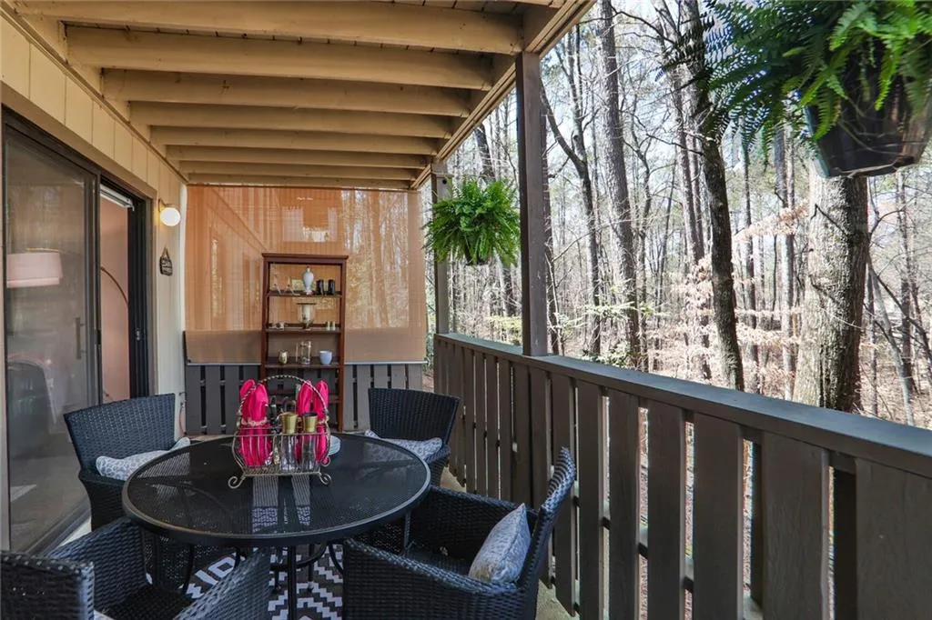 210 Woodcliff Drive, Atlanta, Georgia 30350, 2 Bedrooms Bedrooms, ,2 BathroomsBathrooms,Residential,For Sale,210 Woodcliff Drive,7658382