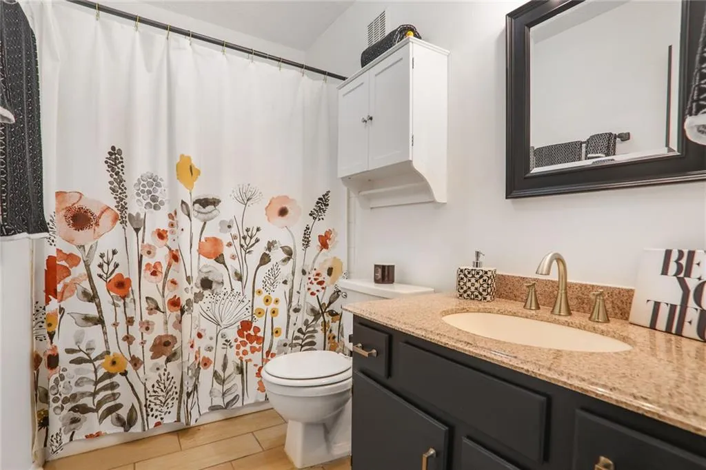210 Woodcliff Drive, Atlanta, Georgia 30350, 2 Bedrooms Bedrooms, ,2 BathroomsBathrooms,Residential,For Sale,210 Woodcliff Drive,7658382