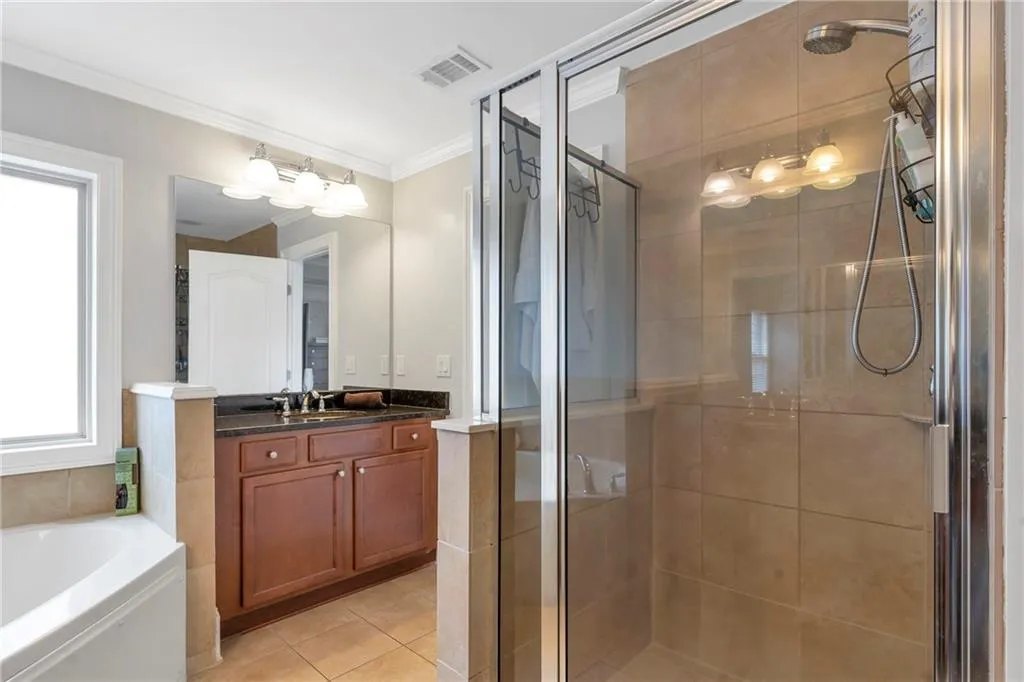 2690 Derby Walk Ne Unit 53, Atlanta, Georgia 30319, 4 Bedrooms Bedrooms, ,3 BathroomsBathrooms,Residential,For Sale,2690 Derby Walk Ne Unit 53,7574439