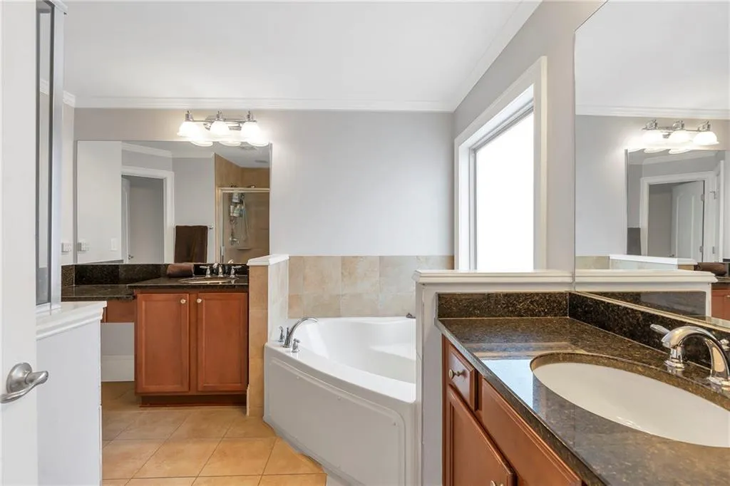 2690 Derby Walk Ne Unit 53, Atlanta, Georgia 30319, 4 Bedrooms Bedrooms, ,3 BathroomsBathrooms,Residential,For Sale,2690 Derby Walk Ne Unit 53,7574439